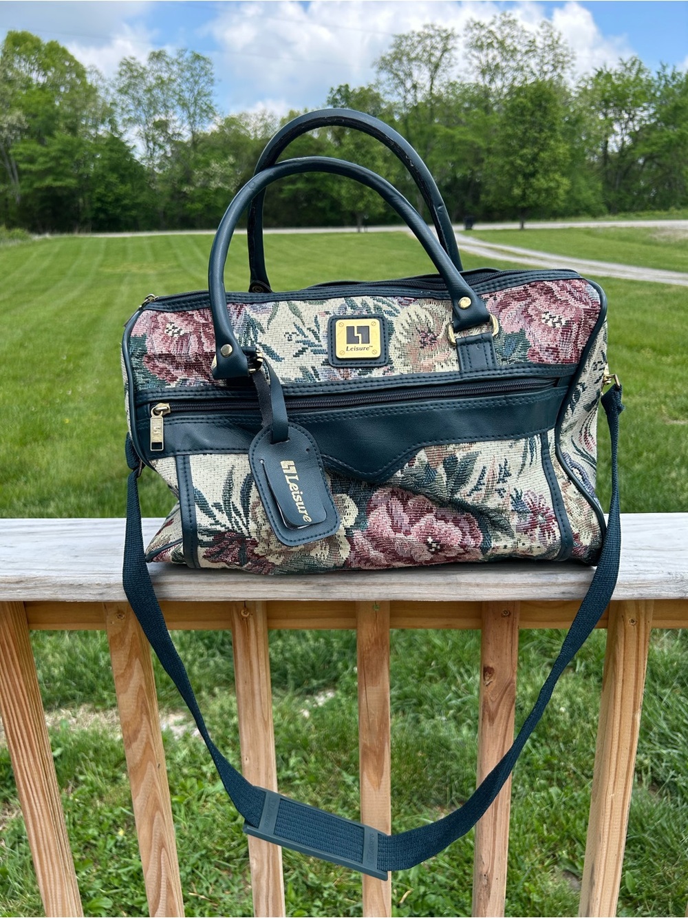 Leisure Vintage 90s Floral Tapestry Duffle Bag Carry On Crossbody Travel